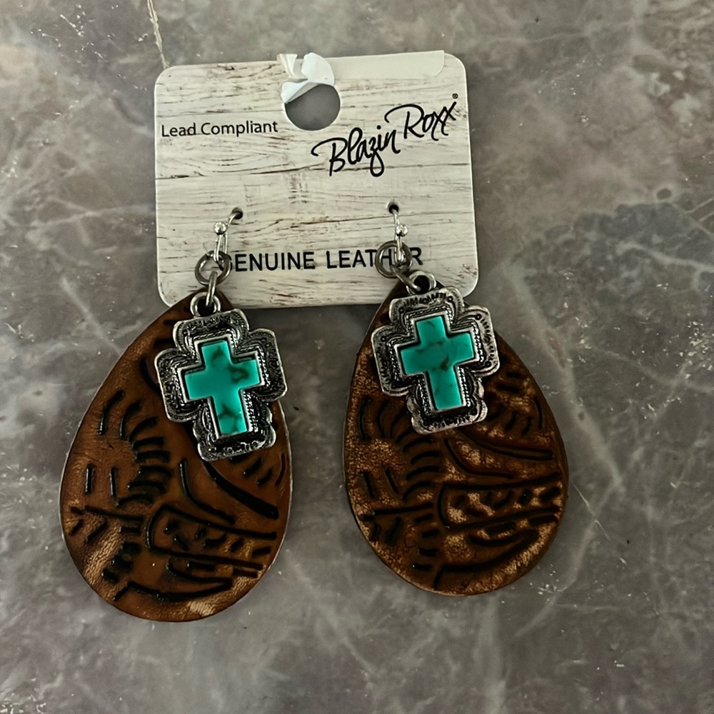 Blazin’ Roxx leather western earrings